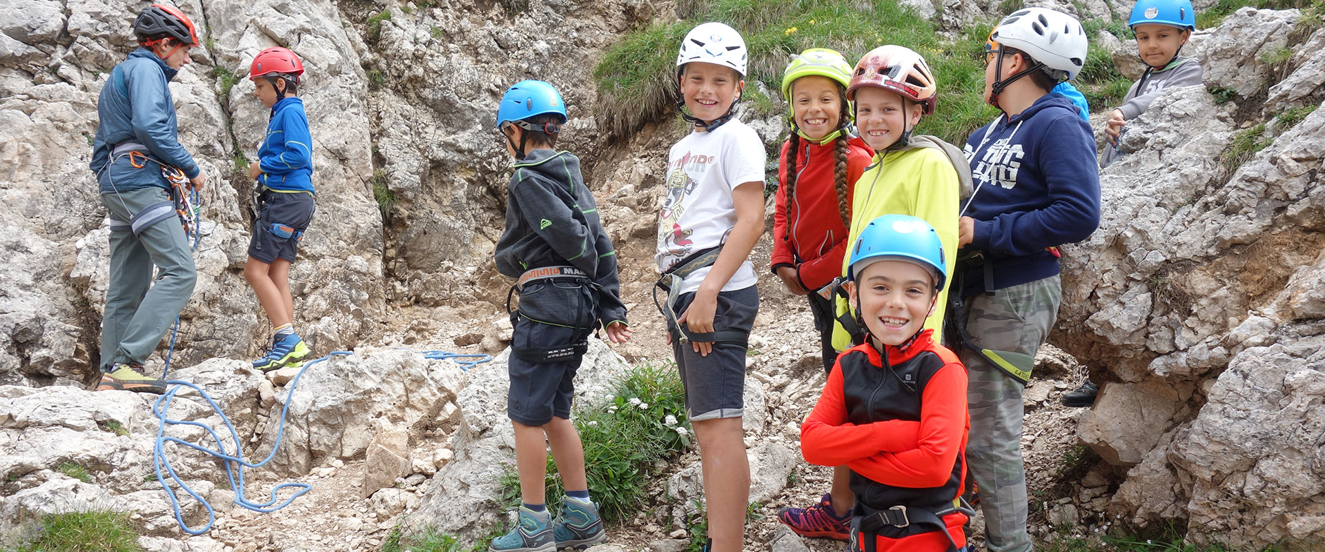 Corso di arrampicata per la famiglia - giornata di avventura per ragazzi e  bambini
