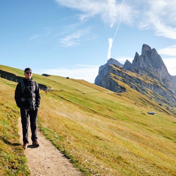 Seceda - Blick Richtung Kleine Fermeda - Kleine Fermeda Normalweg - Geislerspitzen mit Bergf&uuml;hrer - Catores