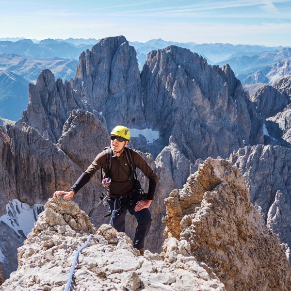 Gef&uuml;hrter Normalweg im Angesicht der Grohmannspitze, F&uuml;nffinger und Innerkoflerturm - Langkofel Normalweg mit einem einheimischen Bergf&uuml;hrer - Catores