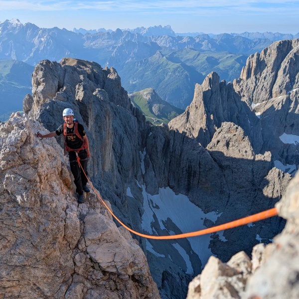 Langkofelgletscher im Hintergrund - Langkofel Normalweg mit einem einheimischen Bergf&uuml;hrer - Catores