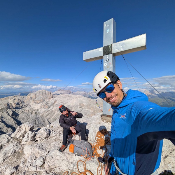 Gipfelkreuz Rosengartenspitze - Guide Martin Dejori - Rosengartenspitze Normalweg mit Bergf&uuml;hrer - Catores