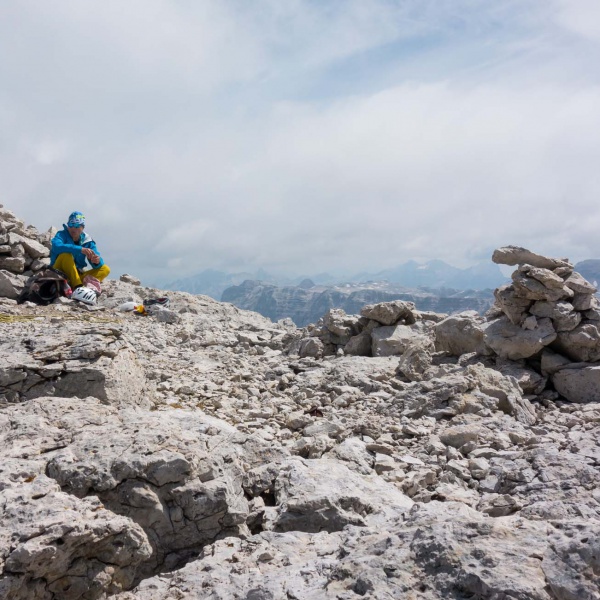 Flacher Gipfelaufbau der Grohmannspitze. - Grohmannspitze mit einheimischem Bergf&uuml;hrer - Catores