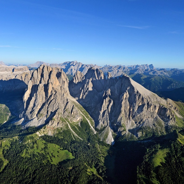 Langkofelgruppe von oben: Ein herrlicher Anblick! - Langkofel Normalweg mit einem einheimischen Bergf&uuml;hrer - Catores