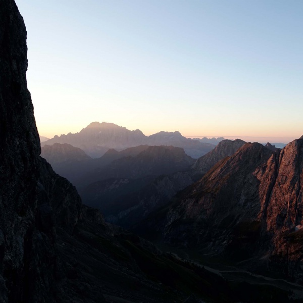Sonnenaufgang - Civetta am Horizont - Marmolada S&uuml;dwand mit Bergf&uuml;hrer - Catores