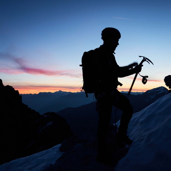 Sole che sorge all&rsquo;Hintergrat - Ortles - Cresta Hintergrat con guida alpina - Catores