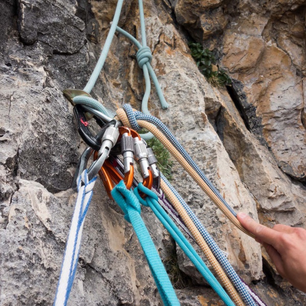 Ordnung im Abseilstand - Alpin-Kletterkurs f&uuml;r Anf&auml;nger Dolomiten - Catores