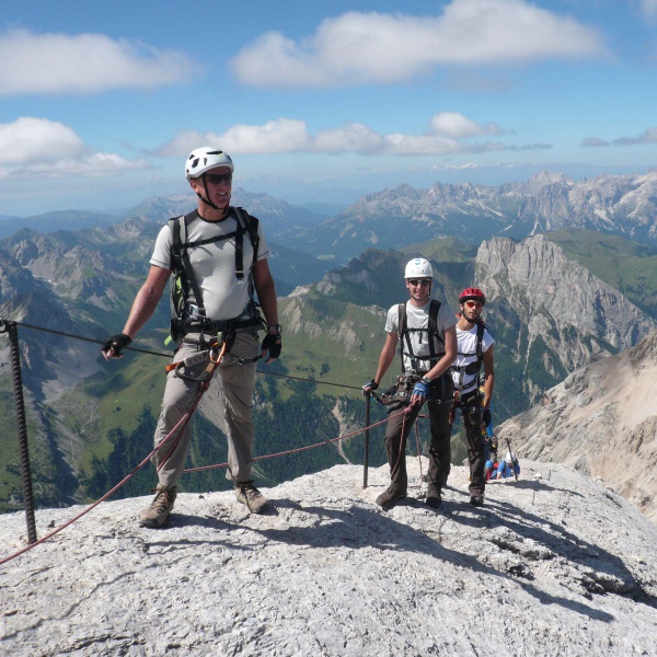 Am Grat mit herrlichem Rundumblick! - Marmolada - Westgrat Klettersteig - Catores